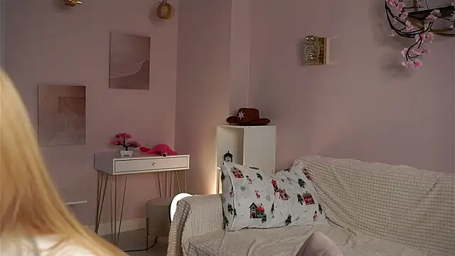 SunnivaCovil live sex cam