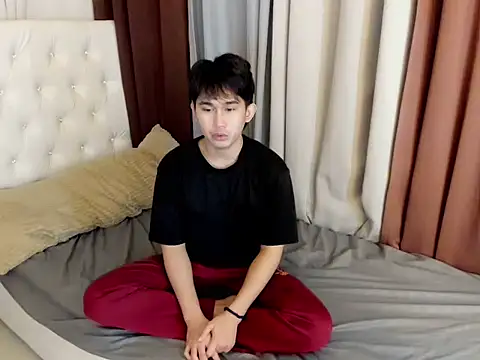 davincihugecock - Davincihugecock's free webcam - UK Sex Cams