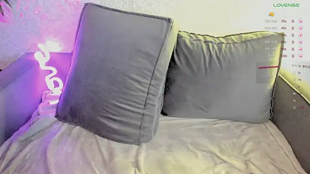 reinakousaka - ReinaKousaka's free webcam - UK Sex Cams