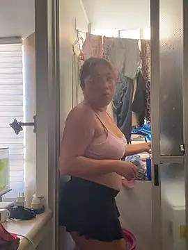 whitewomen_2 - WHITEWOMEN_2's free webcam - UK Sex Cams