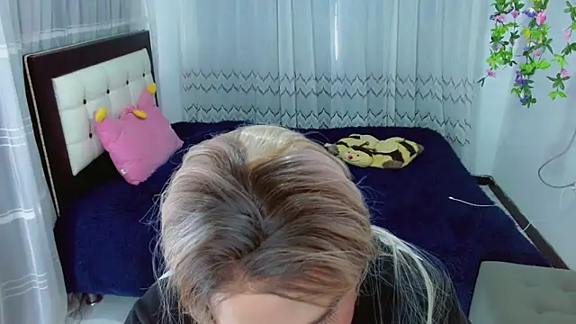 TaylorMon live sex cam