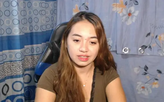 urlover_mae26 (F young) - MAKE ME NAKED PLAY PUSSY + FINGER