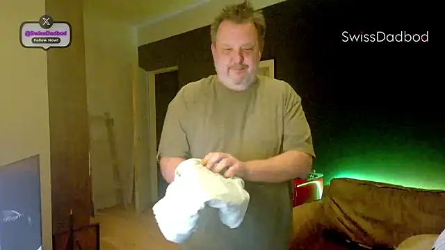 swissdadbod (M mature) - For tickets to meet with Mystery Girl 🤭