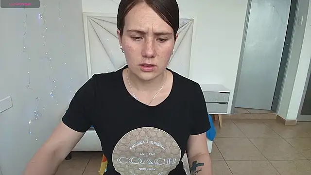 lauren_rios7 (F young) - out boobs and oil