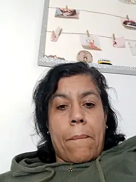 molly_newman6 (F milf) - gently touch me and have me wet💦