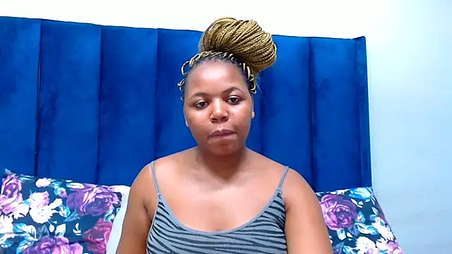 hotsmalltits - HotSmallTits's free webcam - UK Sex Cams