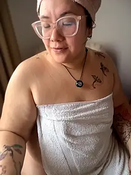 VanesssaMilf_ live sex cam