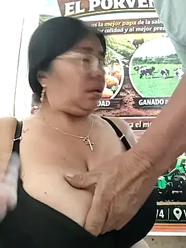 __valentina18 - __valentina18's free webcam - UK Sex Cams