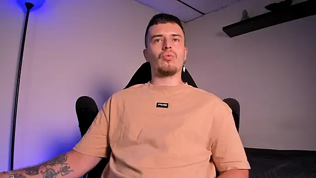 james_connor2 - James_connor2's free webcam - UK Sex Cams