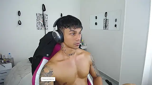 Leonard_Price live sex cam