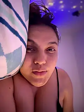 colibri_xxx (F young) - TITS OUT IN SECRET