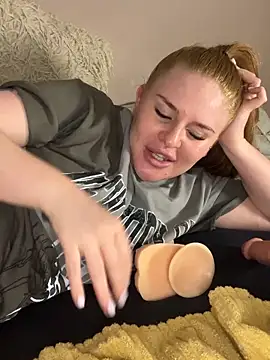 RedFoxQueen live sex cam