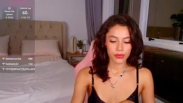 carol_daniel (F teen) - press your breasts close to the camera