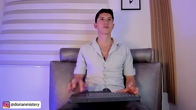 dorianmistery2322_ - Dorianmistery2322_'s free webcam - UK Sex Cams