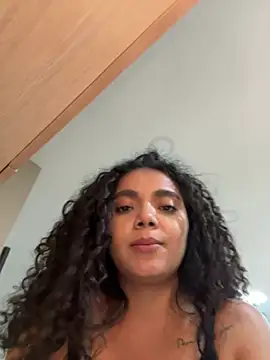 Webcam Model (Curlyierr)  is live.Free join now!