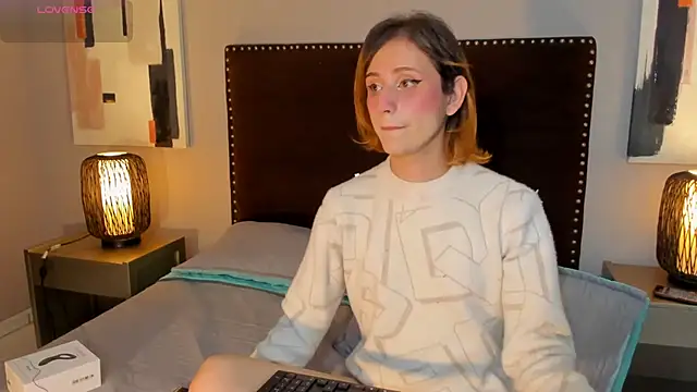 seraphine_star (T teen) - suck deep dildo