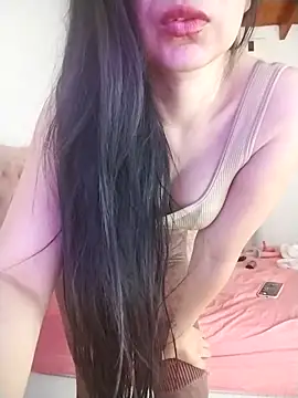 Webcam Model (anaen4mmm) is live