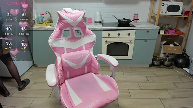 linaelasm (F young) - naked breast massage