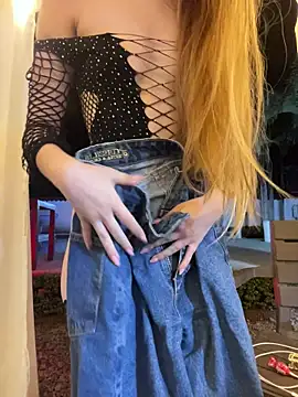 isabella_gaviria (F teen) - SQUIRT LIKE A FOUNTAIN💦💦