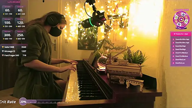 artofsweet (F young) - playing Piano