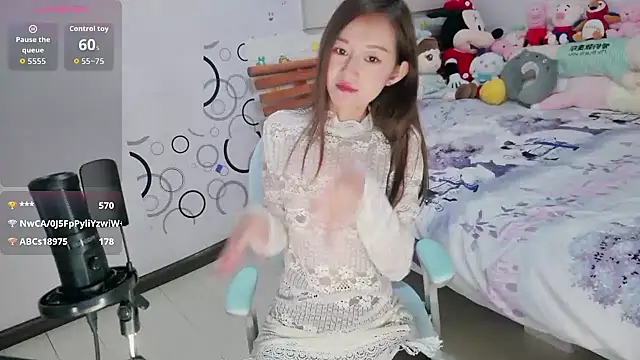 美女baozi-DDET在线直播