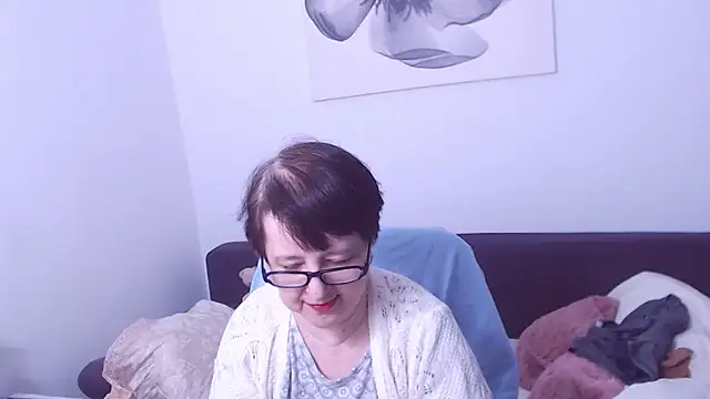 christarose (F mature) - tease with skirt