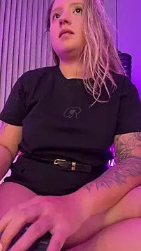 MiaPetit_ live sex cam