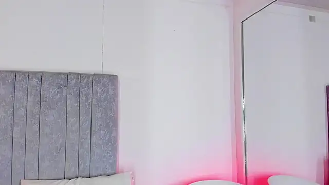 martina_077 - Martina_077's free webcam - UK Sex Cams