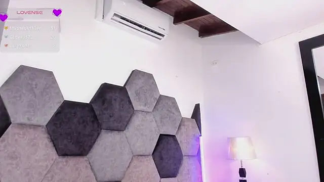 dulcejones - DulceJones's free webcam