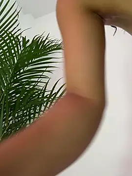 Webcam Model (Catalina16_)  is live.Free join now!