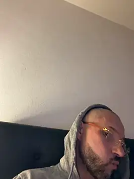 guitccch (Ask my age) - Je vous laisse choisir