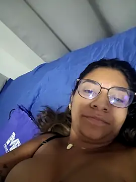 Webcam Model (Sofythom1)  is live.Free join now!