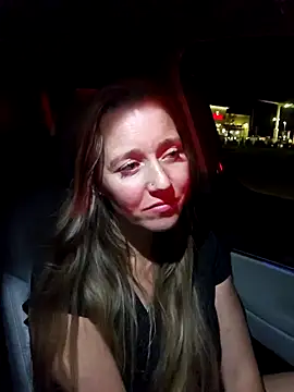 Webcam Model (Skyellar)  is live.Free join now!