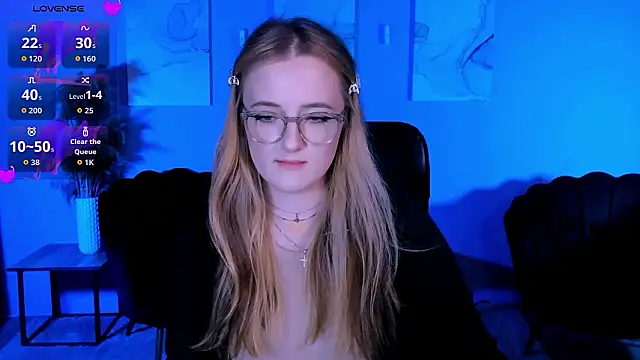 luna_berryy (F young) - show ass + oil