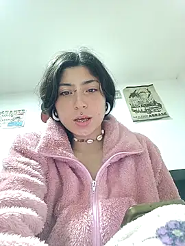 little_sweett - Little_Sweett's free webcam - UK Sex Cams