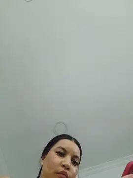 pretty_julieta - Pretty_Julieta's free webcam - UK Sex Cams