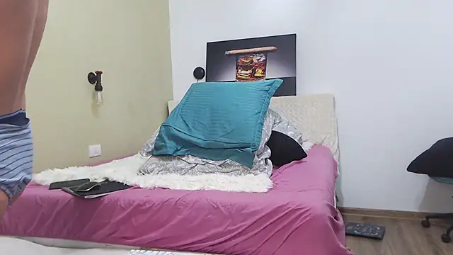 tiberius_hunk - Tiberius_hunk's free webcam - UK Sex Cams