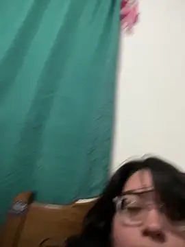 indiegirl666 (F young) - Flash boobs