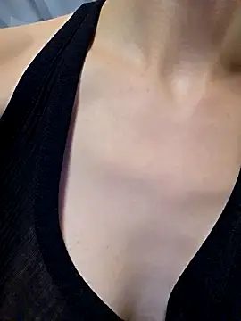 kylie_blck (F young) - Facesitting cam+1PUSSYPIC