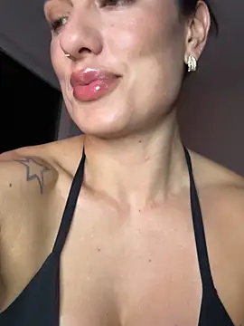 ise_mahh live sex cam