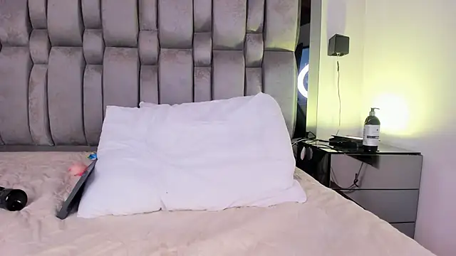 reina_adahara (T young) - TWERQUIN