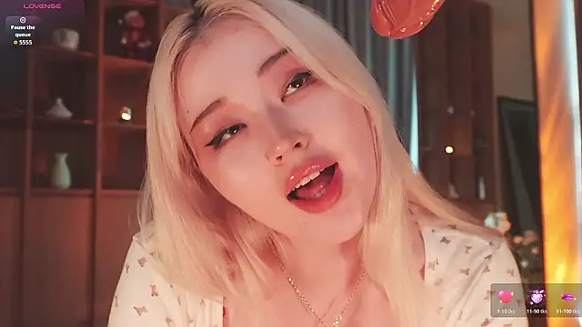 hyun_chia's Stripchat show and profile