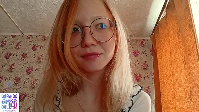 SoniqBliss live sex cam