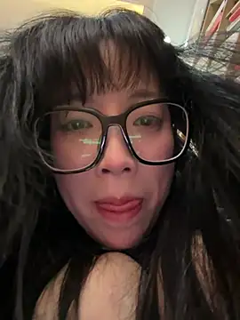 美女yourkeer在线直播