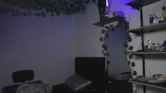 young_laroi - Young_laroi's free webcam - UK Sex Cams