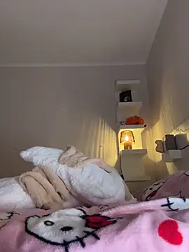 eva_kinkystudent (F teen) - Finger pussy in Missionary