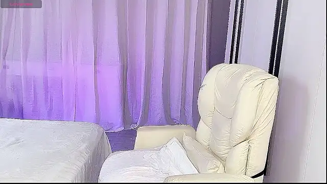 美女QIQIY169_在线直播