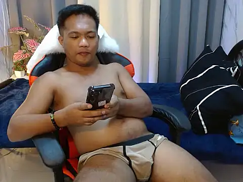 justjakey (M young) - welcome to my room , your obedient babe