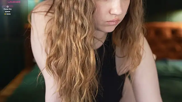 grace_fantasy (F young) - naked riding a dildo