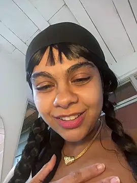 sarmidai (F young) - Tirar uma peça de roupa